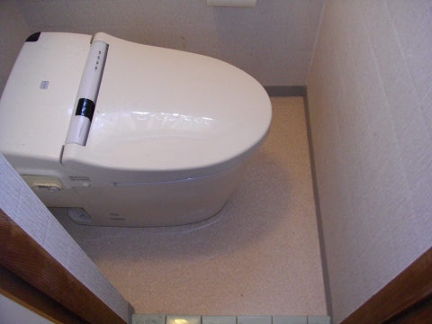【高松レインボー通り店】トイレの床のたわみを解消！